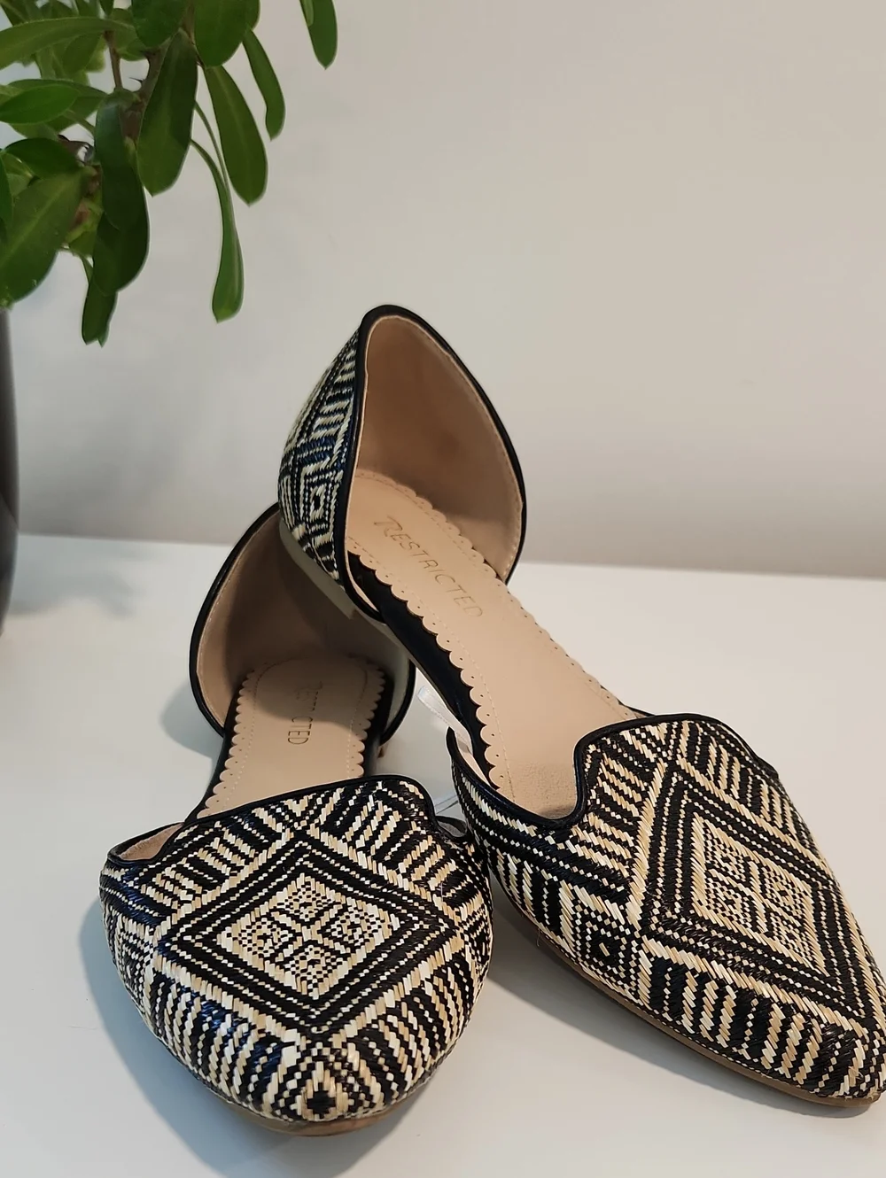 Restricted Women's Aztec Print D'Orsay Flats Size 10 - Picture 5 of 6